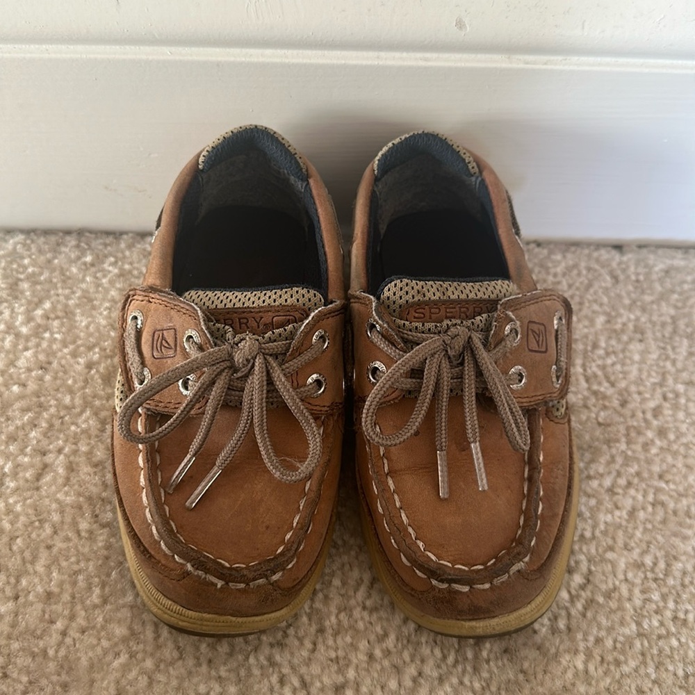 Boys Sperry Size 9 Boat Shoe